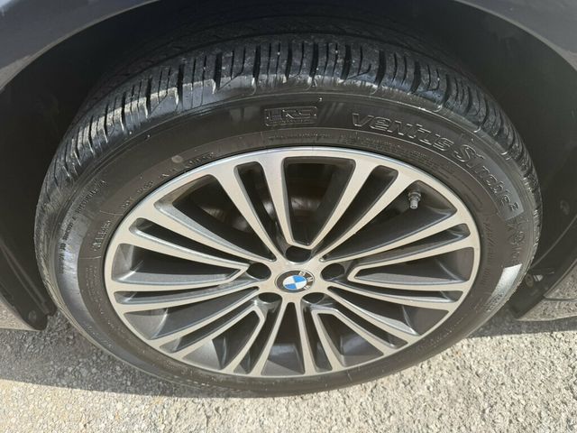 2018 BMW 5 Series 530i xDrive - 23099974 - 6