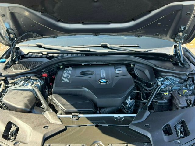 2018 BMW 5 Series 530i xDrive - 22996036 - 9