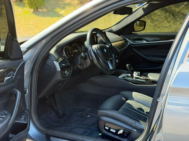 2018 BMW 5 Series 530i xDrive - 22996036 - 10