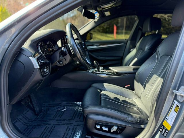 2018 BMW 5 Series 530i xDrive - 22996036 - 11