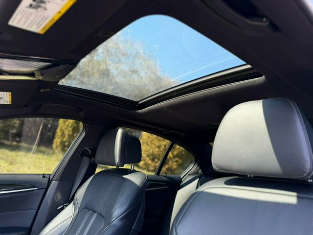 2018 BMW 5 Series 530i xDrive - 22996036 - 13