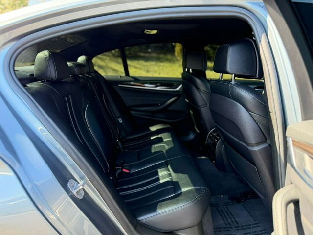 2018 BMW 5 Series 530i xDrive - 22996036 - 18