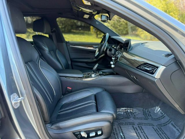 2018 BMW 5 Series 530i xDrive - 22996036 - 22