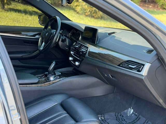 2018 BMW 5 Series 530i xDrive - 22996036 - 23