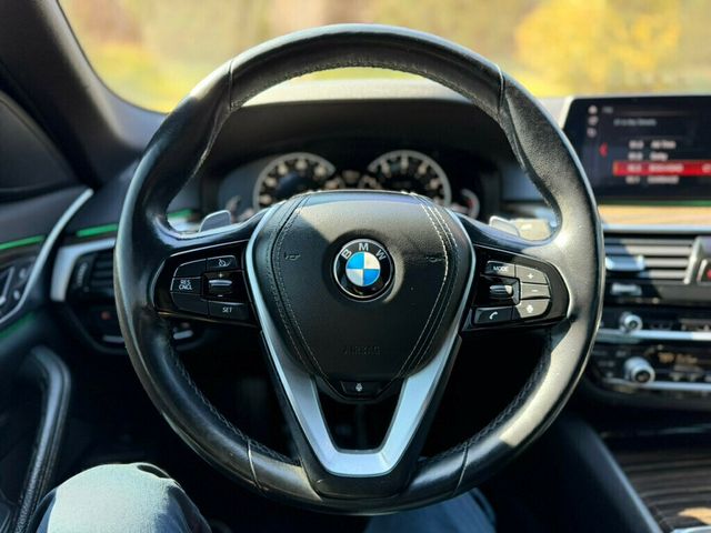 2018 BMW 5 Series 530i xDrive - 22996036 - 24