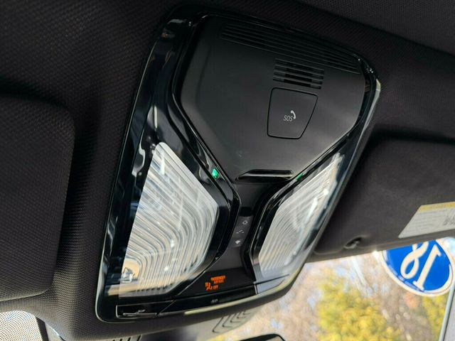 2018 BMW 5 Series 530i xDrive - 22996036 - 34