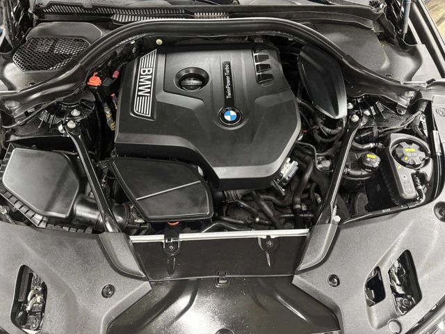 2018 BMW 5 Series 530i xDrive - 23030937 - 11