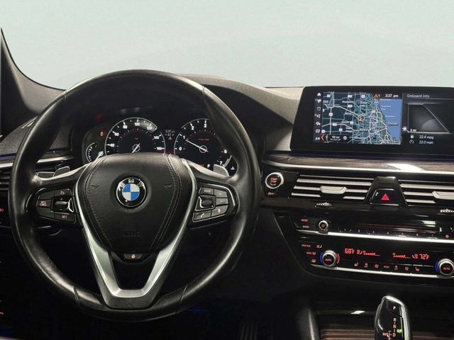 2018 BMW 5 Series 530i xDrive - 23030937 - 24