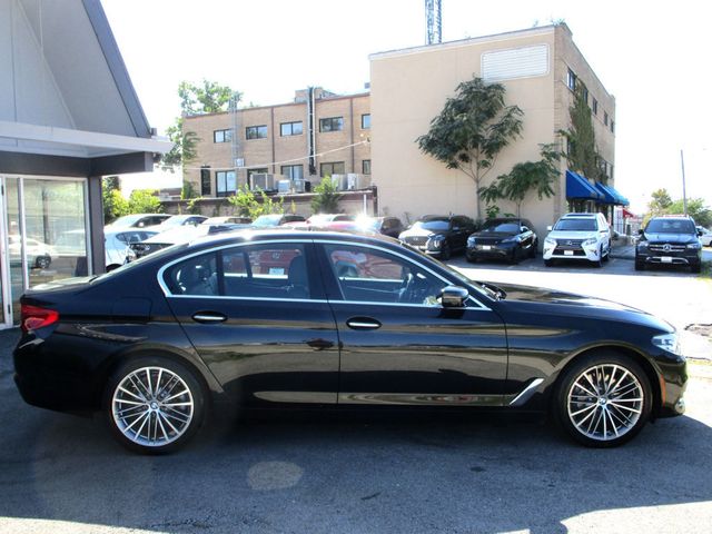 2018 BMW 5 Series 530i xDrive - 23081103 - 10