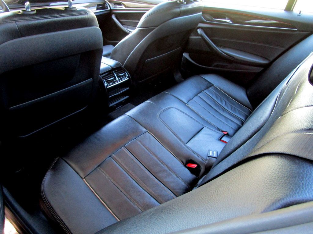 2018 BMW 5 Series 530i xDrive - 23081103 - 17