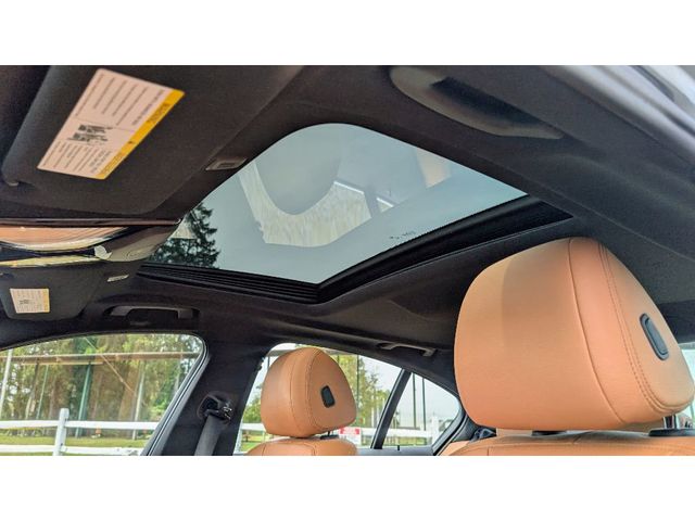 2018 BMW 5 Series 530i xDrive - 22921226 - 16