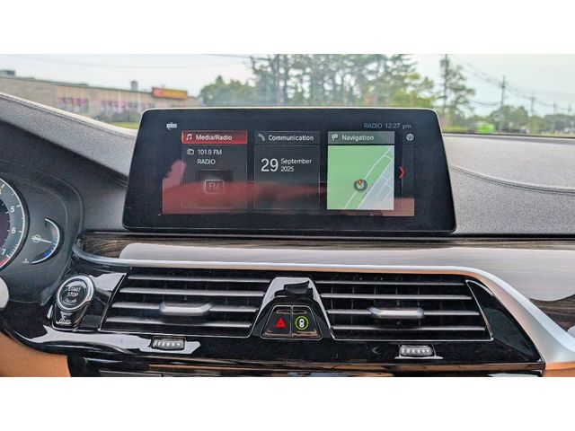 2018 BMW 5 Series 530i xDrive - 22921226 - 23