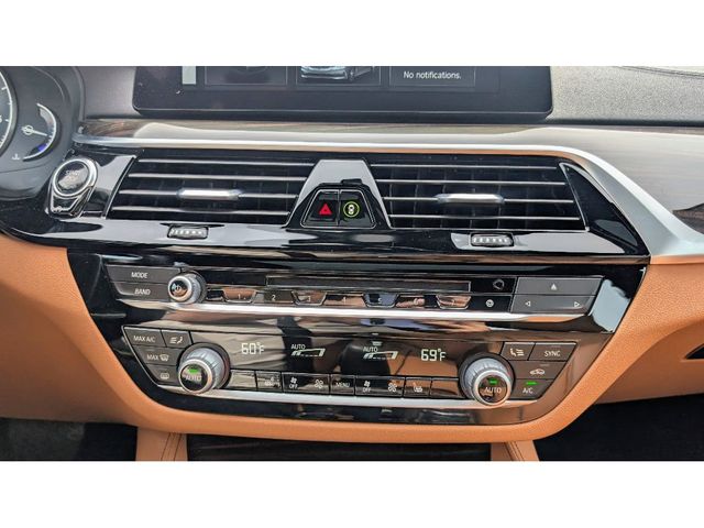 2018 BMW 5 Series 530i xDrive - 22921226 - 29