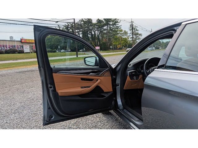 2018 BMW 5 Series 530i xDrive - 22921226 - 8