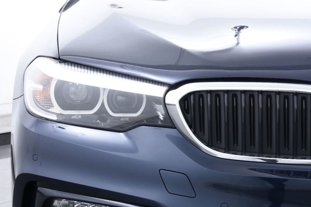 2018 BMW 5 Series 530i xDrive - 21095817 - 6