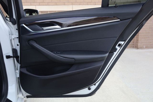 2018 BMW 5 Series 530i xDrive - 23062693 - 19