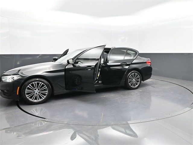 2018 BMW 5 Series 530i xDrive - 22946704 - 24