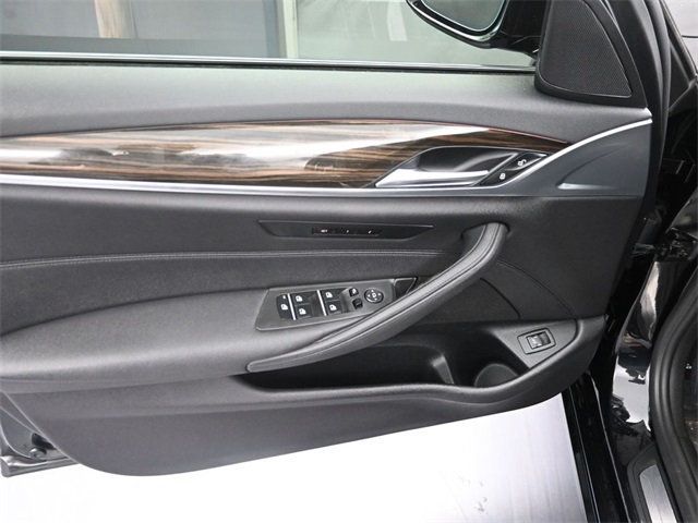 2018 BMW 5 Series 530i xDrive - 22946704 - 4