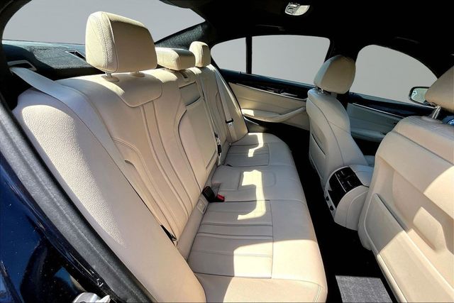 2018 BMW 5 Series 530i xDrive - 23079948 - 14