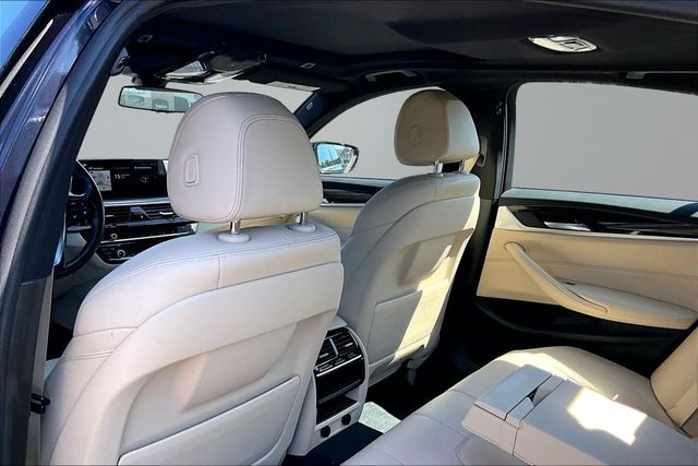 2018 BMW 5 Series 530i xDrive - 23079948 - 18