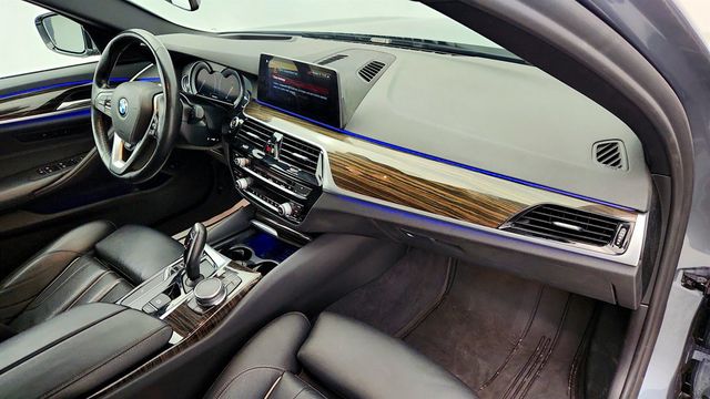 2018 BMW 5 Series 530i xDrive Sedan w/ Dakota Leather Upholstery - 23013568 - 25