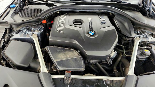 2018 BMW 5 Series 530i xDrive Sedan w/ Dakota Leather Upholstery - 23013568 - 27