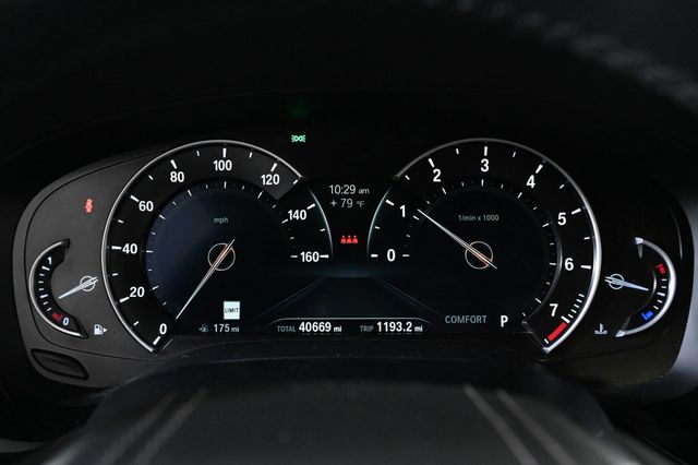 2018 BMW 5 Series 540i - 22943337 - 11