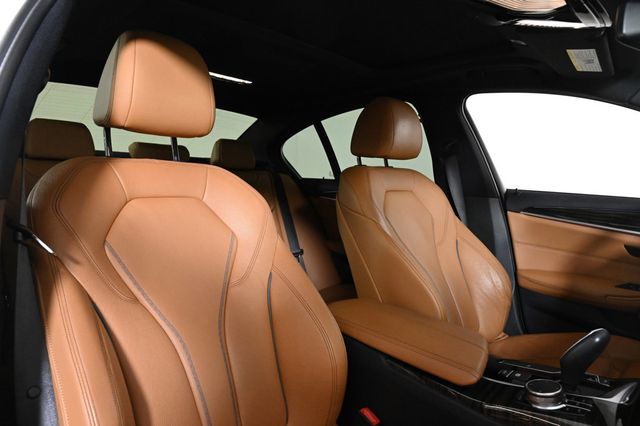 2018 BMW 5 Series 540i - 22943337 - 15