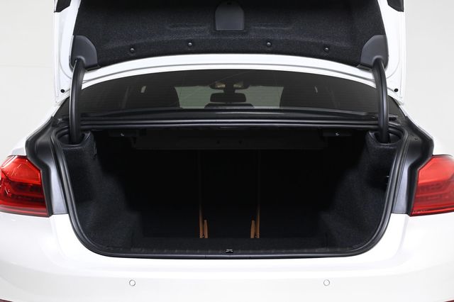 2018 BMW 5 Series 540i - 22943337 - 21