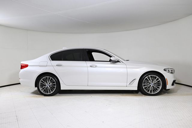 2018 BMW 5 Series 540i - 22943337 - 5