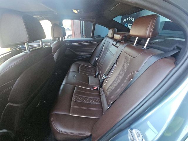 2018 BMW 5 Series 540i - 23033968 - 9