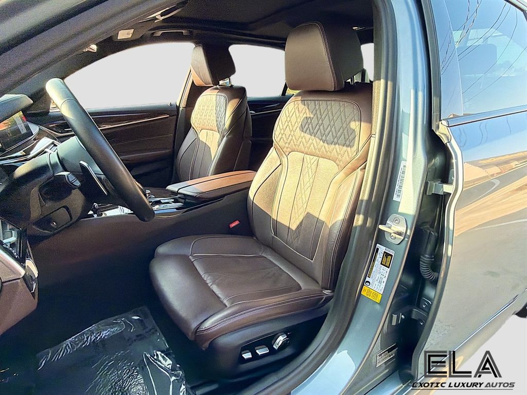 2018 BMW 5 Series 540i - 23033968 - 42
