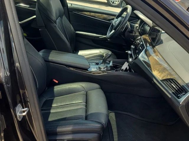 2018 BMW 5 Series 540i - 23046395 - 9