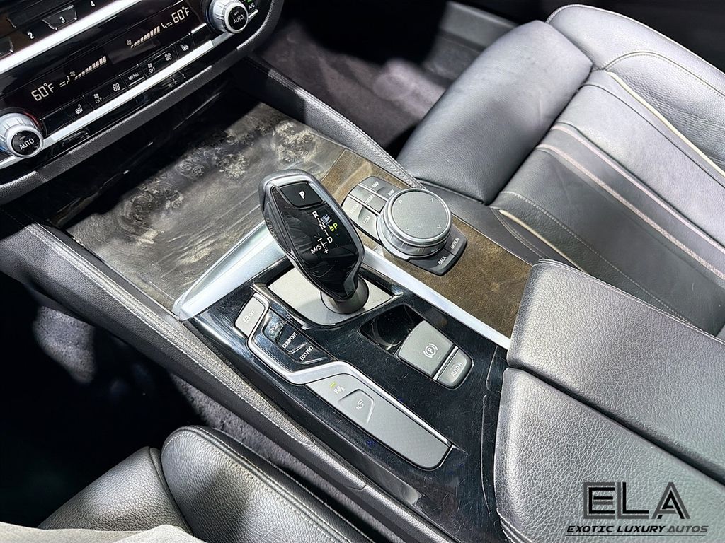 2018 BMW 5 Series 540i - 23046395 - 17