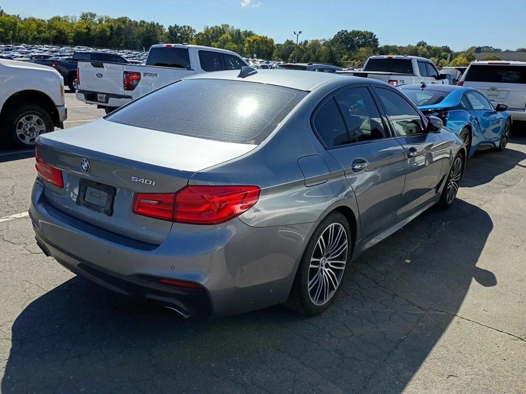 2018 BMW 5 Series 540i - 23100095 - 4