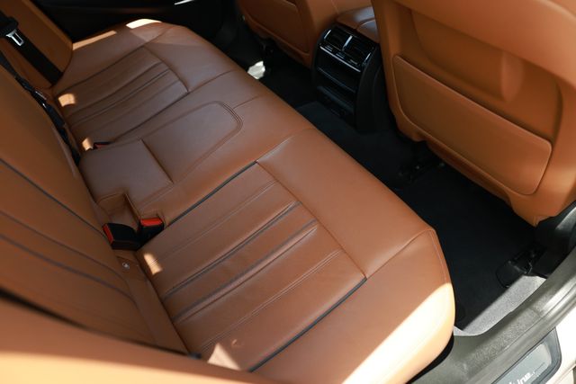 2018 BMW 5 Series 540i - 23040072 - 14