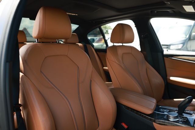2018 BMW 5 Series 540i - 23040072 - 18