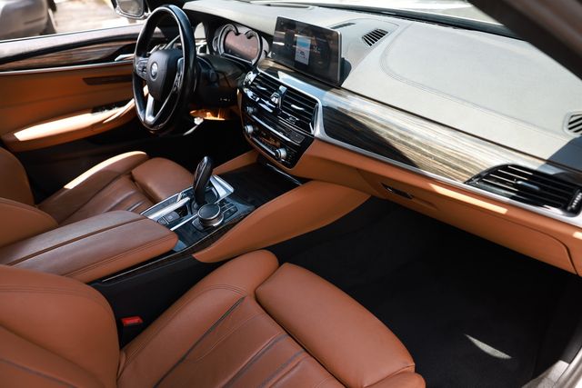2018 BMW 5 Series 540i - 23040072 - 20