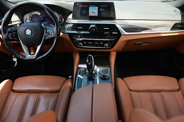 2018 BMW 5 Series 540i - 23040072 - 23