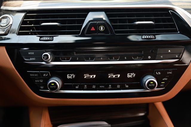 2018 BMW 5 Series 540i - 23040072 - 37