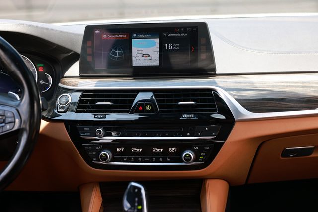 2018 BMW 5 Series 540i - 23040072 - 41