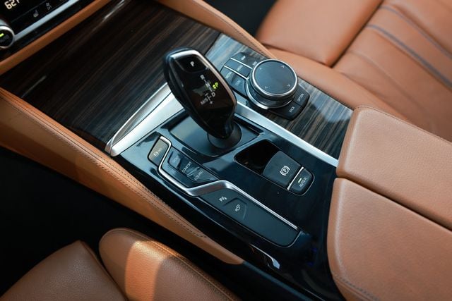 2018 BMW 5 Series 540i - 23040072 - 43