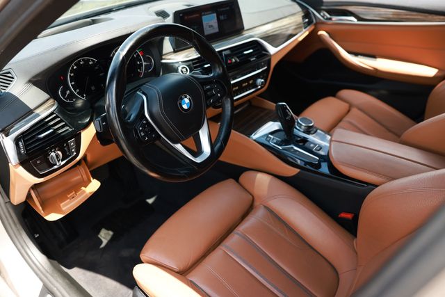 2018 BMW 5 Series 540i - 23040072 - 5