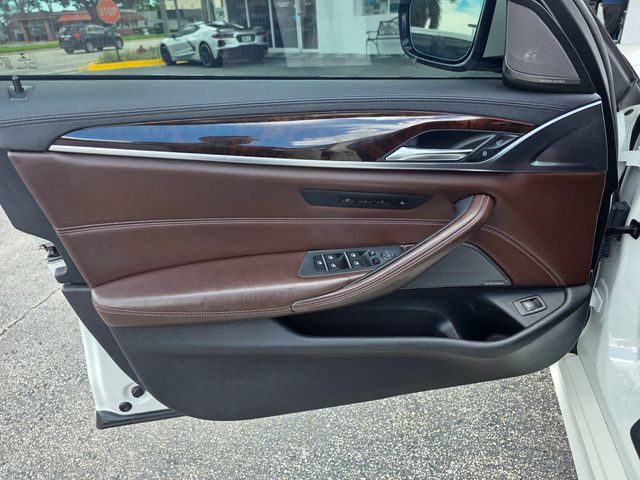 2018 BMW 5 Series 540i M Sport - 23033910 - 13