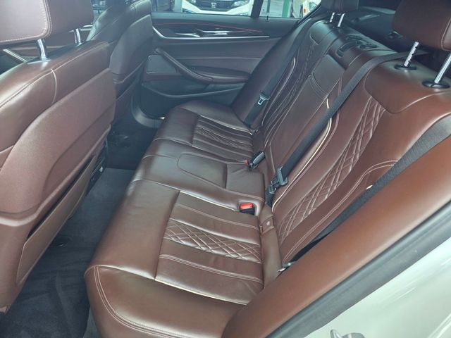 2018 BMW 5 Series 540i M Sport - 23033910 - 16
