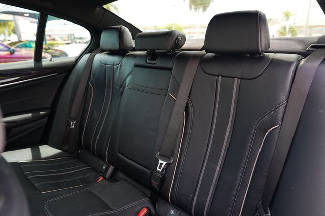 2018 BMW 5 Series 540i M Sport - 23046272 - 11
