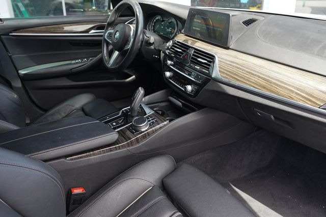 2018 BMW 5 Series 540i M Sport - 23046272 - 19