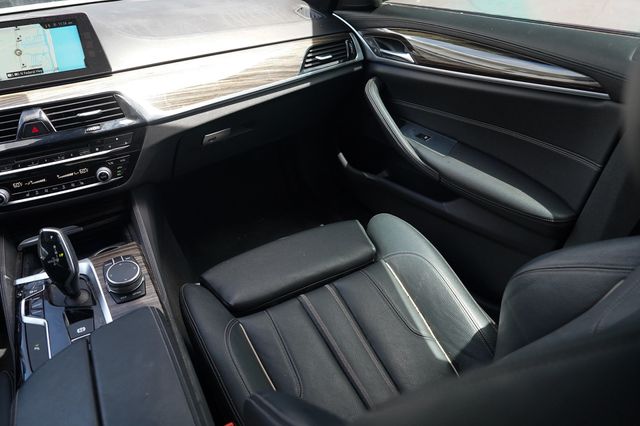 2018 BMW 5 Series 540i M Sport - 23046272 - 24