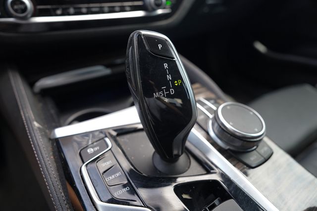 2018 BMW 5 Series 540i M Sport - 23046272 - 37