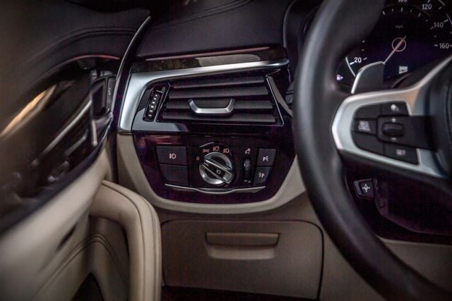 2018 BMW 5 Series 540i M SPORT - NAV - BACKUP CAM - BLUETOOTH - MUST SEE - 23002723 - 27